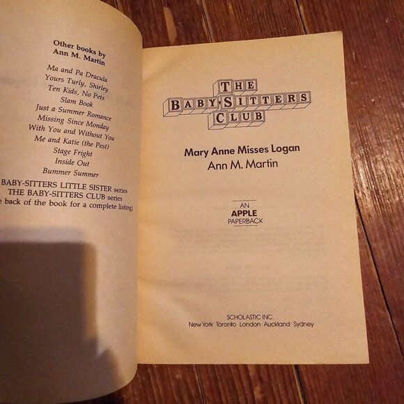 The Babysitters Club Mary Anne Misses Logan #46 Vintage 90s Apple Paperback - Picture 4 of 7